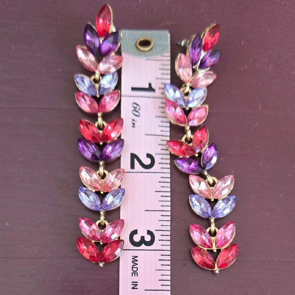 Jewelry:Elegant Multicolor Leaf Earrings. Shadew Of Purple And Pink